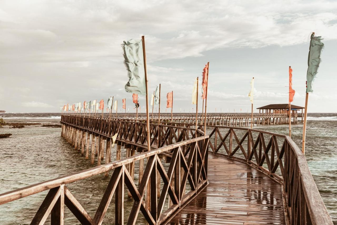 Alon Cloud9 Beach Front Catangnan Экстерьер фото