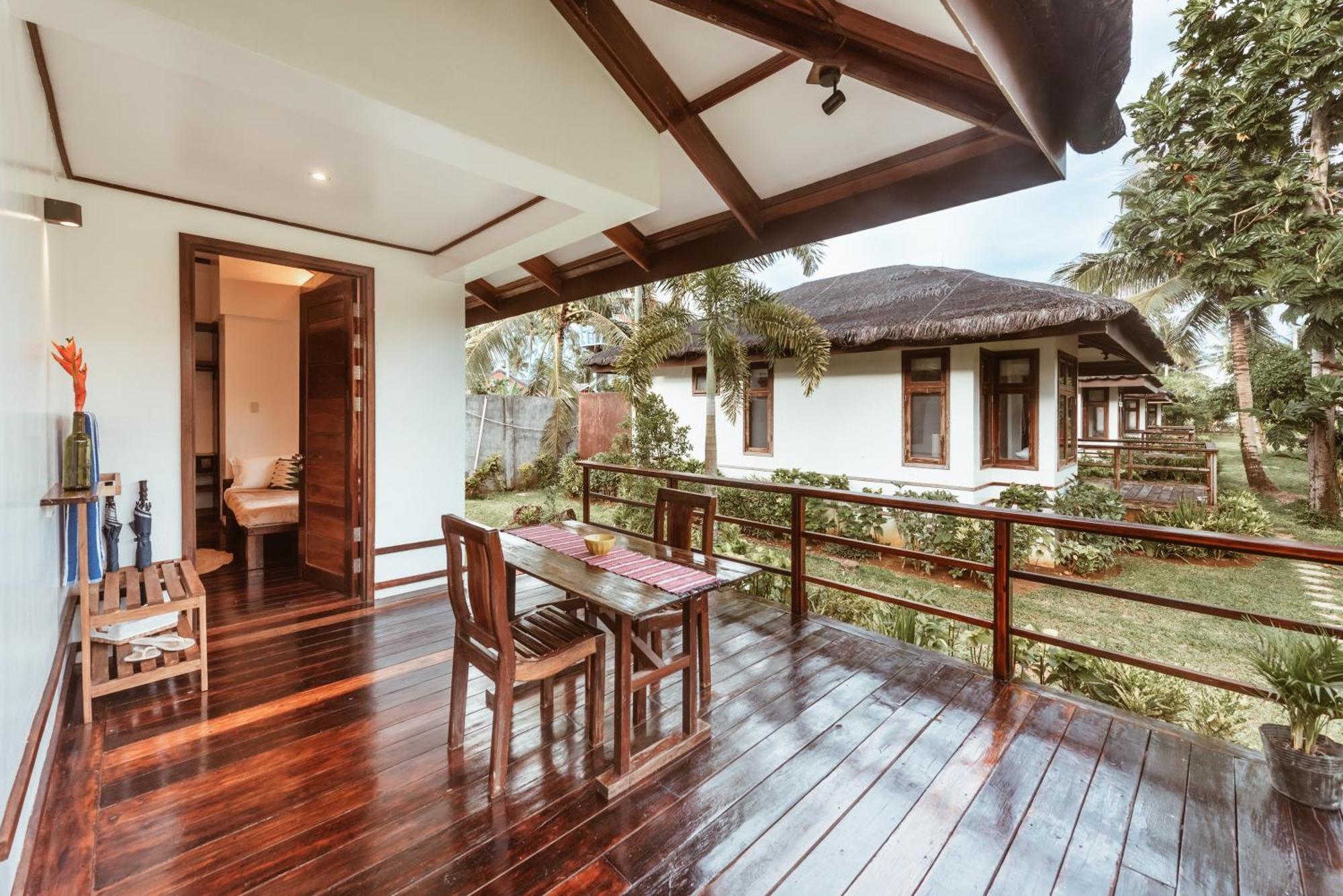 Alon Cloud9 Beach Front Catangnan Экстерьер фото