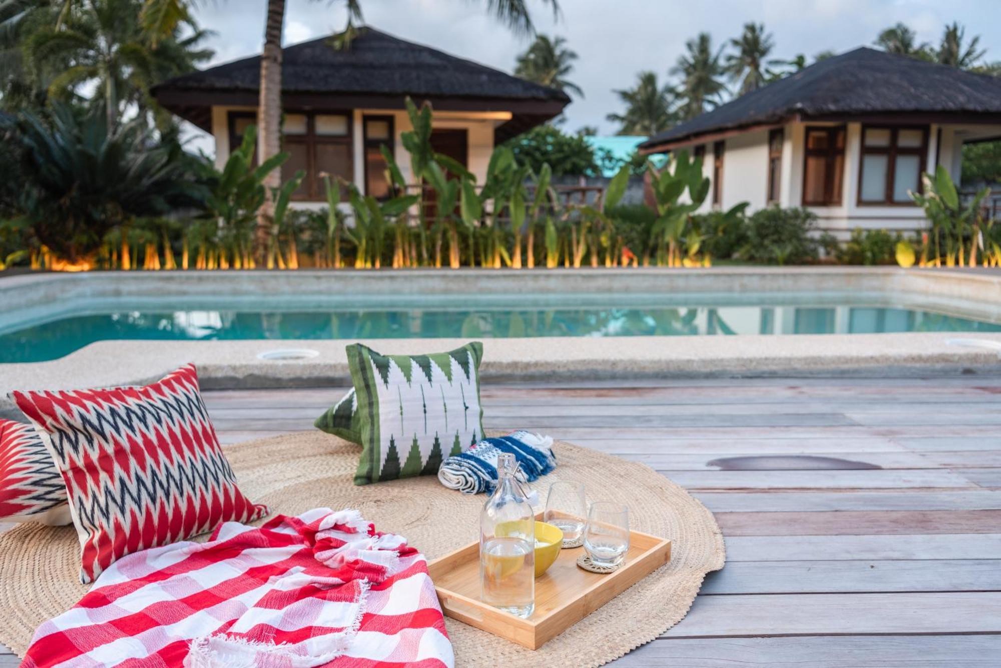 Alon Cloud9 Beach Front Catangnan Экстерьер фото